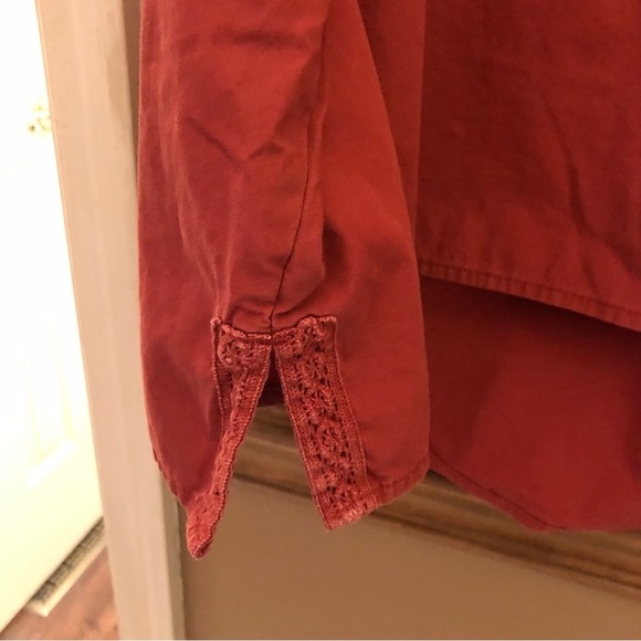 J Jill Button Front High Low hem Lace Trim Blouse Burnt Orange XS - Picture 3 of 6